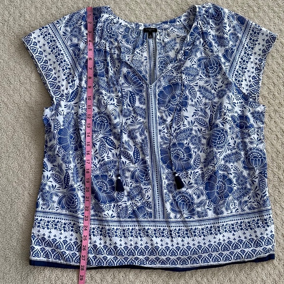 Talbots Cotton Floral Peasant Keyhole Top Blue/White Size 2X Lightweight Summer - Picture 10 of 11